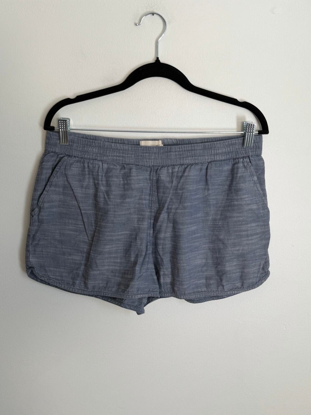 Pact Women's Pull on shorts size medium
